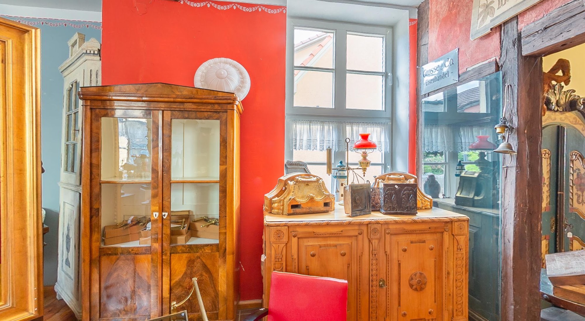 Ausstellungsraum der Mecklenburger Antikdiele
